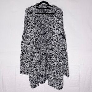 Aritzia Talula Black White Oversized Knit Open Front Long Sleeve Cardigan M